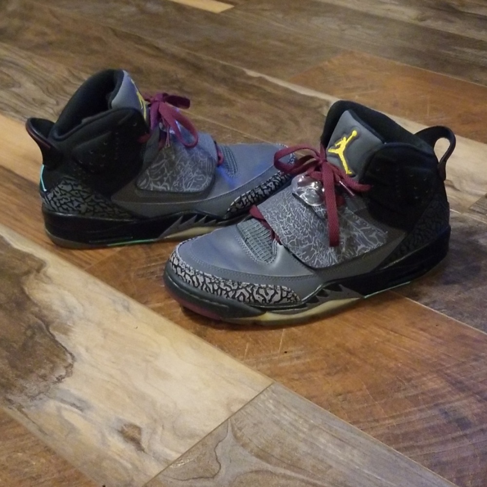 Men's 8.5 Air Jordan's